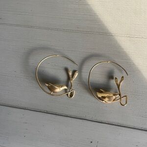 Elegant Gold Hoop Earrings Tory Burch Bird